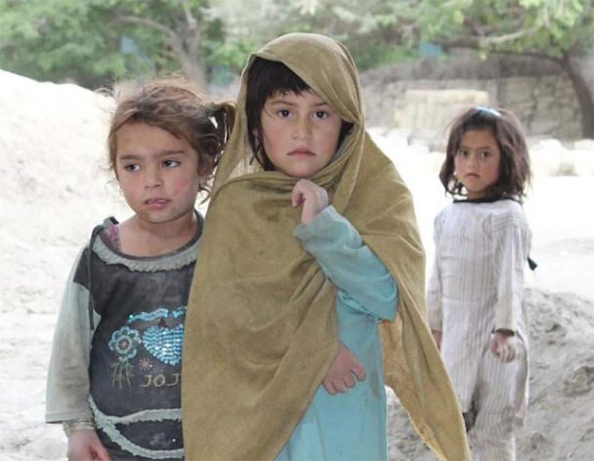 Pakistan’s Streets Kids Drop the Begging Bowl, Opt for Pencils Instead